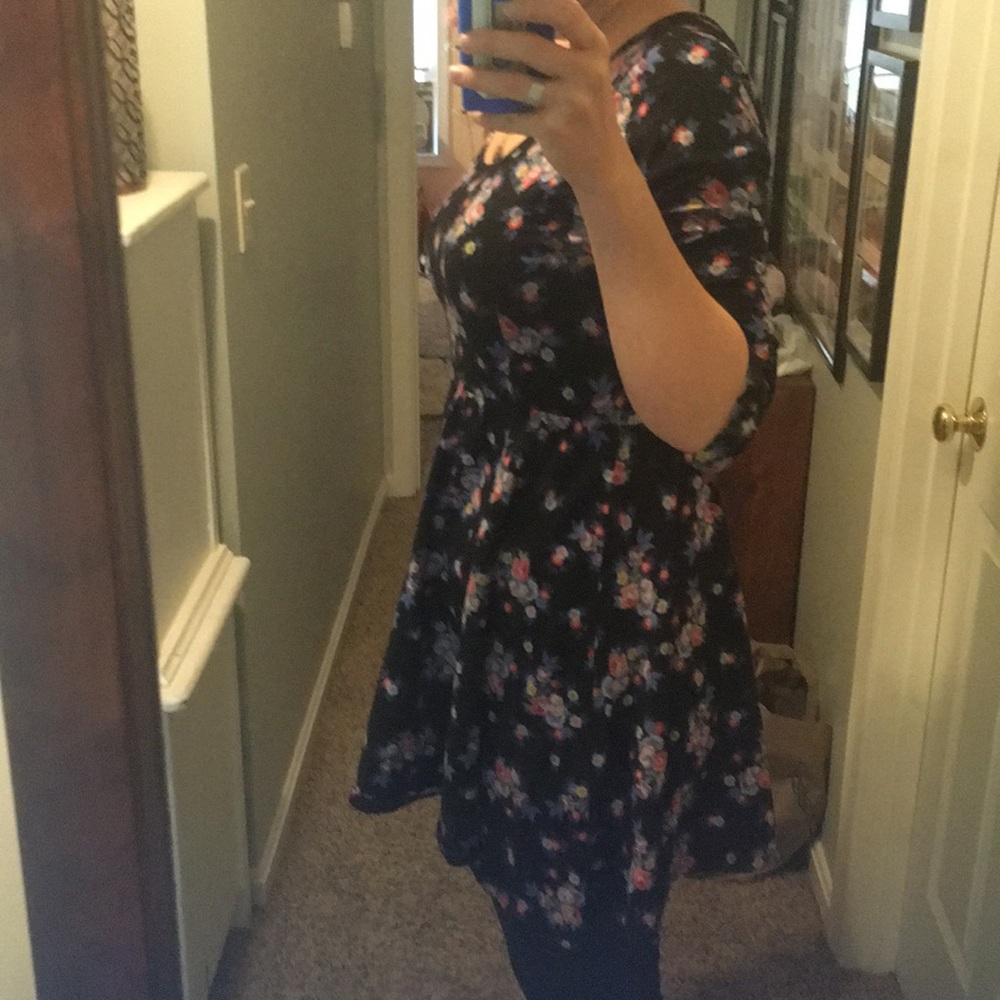 Black floral Lauren Conrad fit and flair dress - Picture 3 of 8